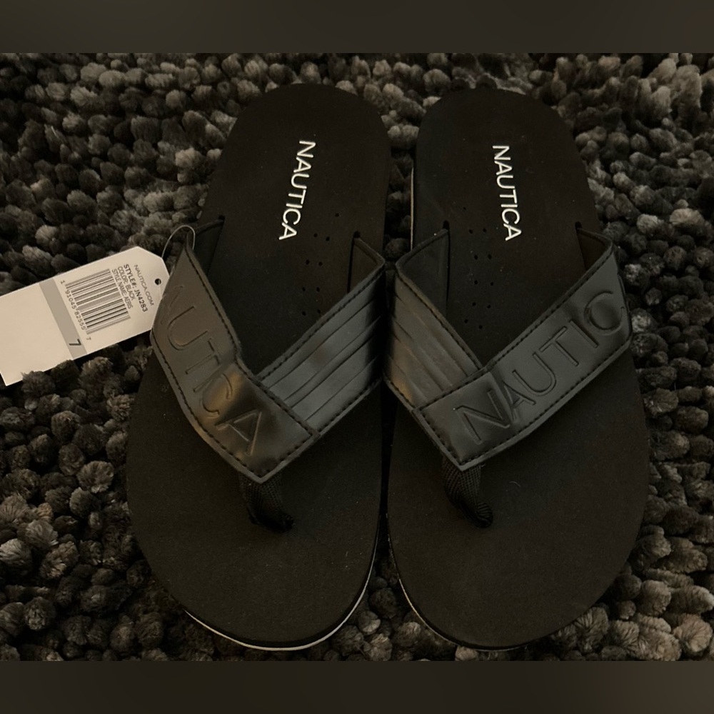 New Nautica Black Faux Leather Flip Flops Size 7
